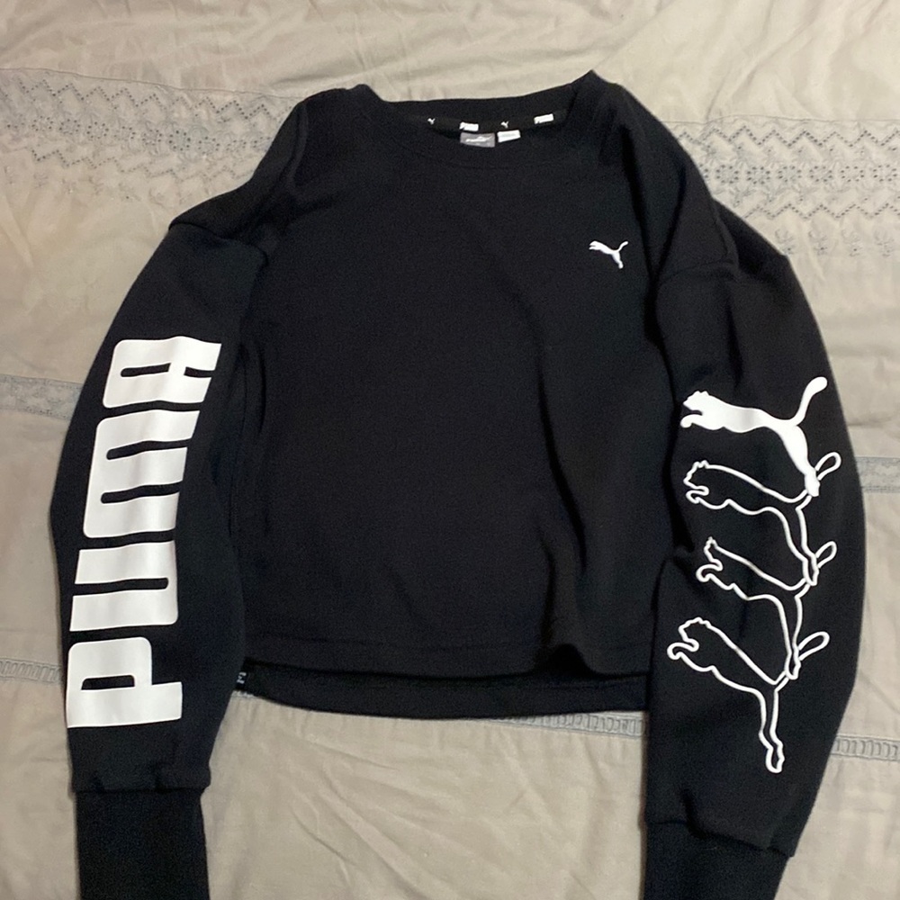 Woman’s size L Black Puma cropped sweatshirt